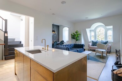 537 Massachusetts Ave unit 4, Boston, MA 02118 - photo 3