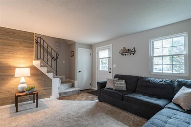 11 Fieldstone Dr, Londonderry, NH 03053 - photo 2