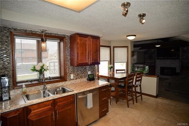 279 Selkirk Dr, North Tonawanda, NY 14120 - photo 4