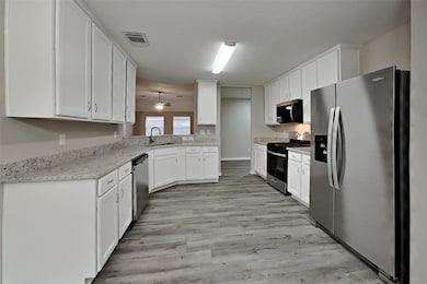 3701 Oak Crossing Dr, Pearland, TX 77581 - photo 4