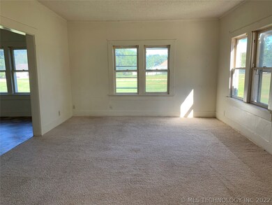 512 S Taft Ave, Okmulgee, OK 74447 - photo 4