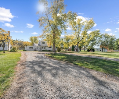 28109 Goddard Rd, Romulus, MI 48174 - photo 2