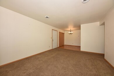 W170N11583 Armada Dr unit 16, Germantown, WI 53022 - photo 6