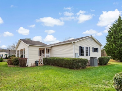 233 White Ash Cir, Hendersonville, NC 28739 - photo 3