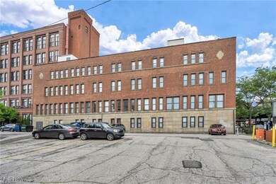 Apartment 92 Water Street unit 412, Cleveland, OH 44113 - photo 3