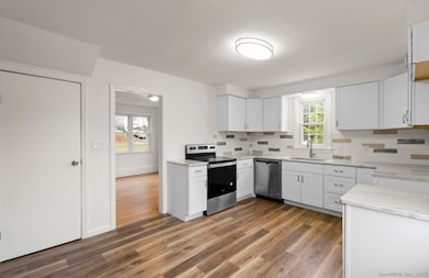 2071 Middletown Ave, Northford, CT 06472 - photo 2