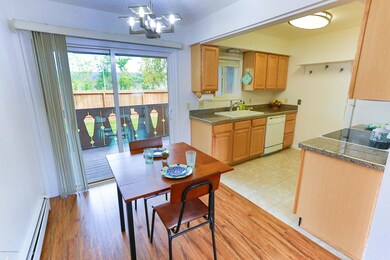 Dining/kitchen