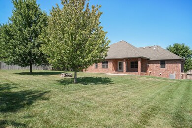 389 N Niangua Dr-39