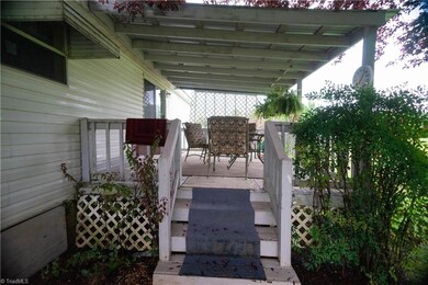 112 Bentbrook Rd, Statesville, NC 28677 - photo 5