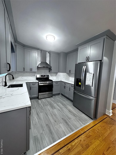 1233 Lydig Ave unit 1st fl, Bronx, NY 10461 - photo 4