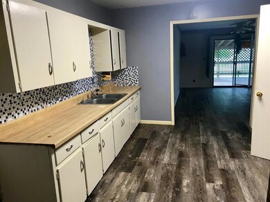 1201 Kimball Ave, Parsons, KS 67357 - photo 4