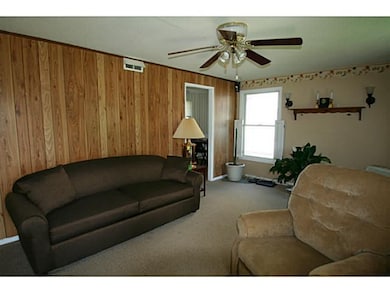 184 Humphrey St, North Tonawanda, NY 14120 - photo 2