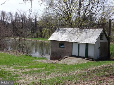 3827 Schuylkill Rd, Spring City, PA 19475 - photo 2