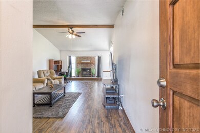 1815 W Laredo Place, Broken Arrow, OK 74012 - photo 5