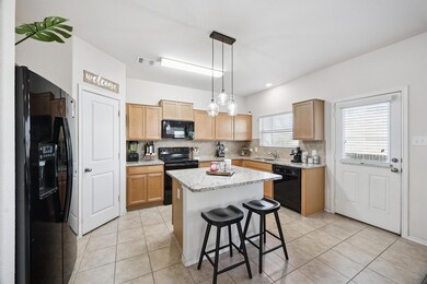 1108 Jackson Ln unit 5B, Jarrell, TX 76537 - photo 5