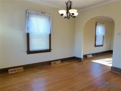 2342 Mellwood Ave, Toledo, OH 43613 - photo 3