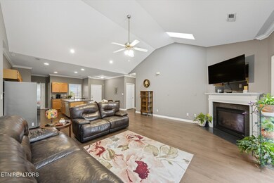 7113 Winter Oaks Way unit 13, Knoxville, TN 37918 - photo 7