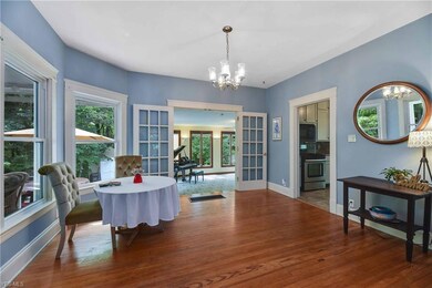 Entry looking into family room and kitchen