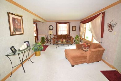 9851 Drury Ln, Westchester, IL 60154 - photo 2