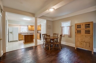 323 W 5th St, Auburn, IN 46706 - photo 4