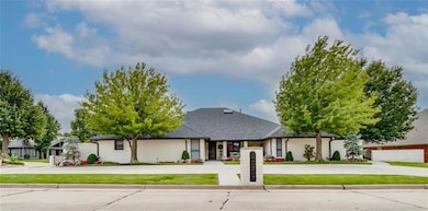 8100 Sunkist Ln, Bethany, OK 73008 - photo 2