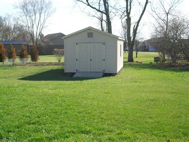 1301 Denney Dr, Lawrenceburg, KY 40342 - photo 4