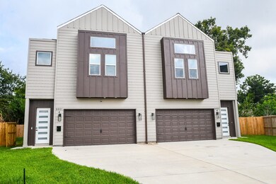 5901 Crest Ct unit B, Houston, TX 77033 - photo 2