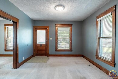 215 SW Broadmoor Ave, Topeka, KS 66606 - photo 6