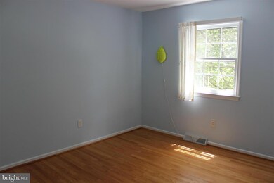 9518 Narragansett Place, Vienna, VA 22180 - photo 7