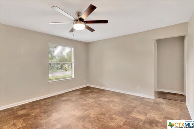 502 N 4th St, Copperas Cove, TX 76522 - photo 4
