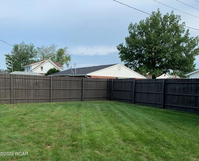 SCHNIPKE BACK YARD (2)
