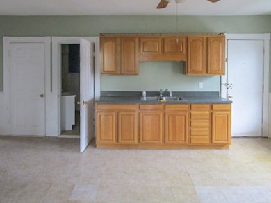 736 Social St unit 3R, Woonsocket, RI 02895 - photo 6