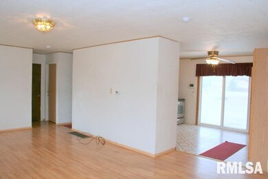 1940 W 70th St, Davenport, IA 52806 - photo 6