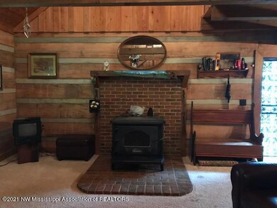 713 Highwa 310 E, Como, MS