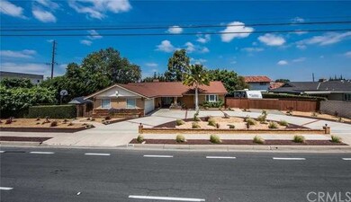 Circular driveway with easy in and out access and 