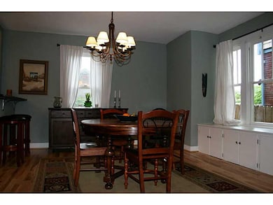 Dining Room. Bright Dining Room Perfect for Entert