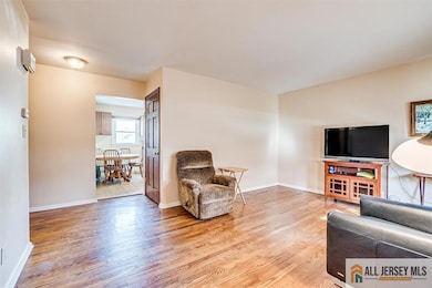 13 Putnam Ave, Edison, NJ 08817 - photo 5