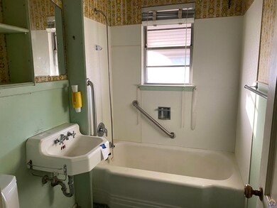 2437 SW Madeline Ln, Topeka, KS 66614 - photo 6