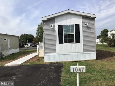 1047 Aldrich Dr, Morrisville, PA 19067 - photo 2