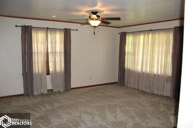 613 E 5th St S, Newton, IA 50208 - photo 6