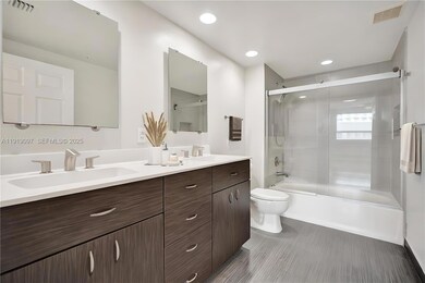 Cite on the Bay unit 605, Miami, FL 33137 - photo 6