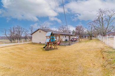 4899 Martin Rd, Newburgh, IN 47630 - photo 6