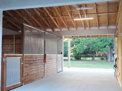 819 Cindy Circle Ln unit /Barn, Wellington, FL 33414 - photo 3