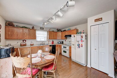 8314 Corinth Place, Indianapolis, IN 46227 - photo 6