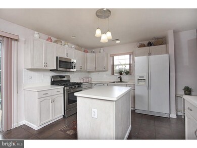 637 Nicole Dr, Southampton, PA 18966 - photo 6