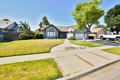 957 Elderwood Ln Lemoore 03 Front 3 Smal