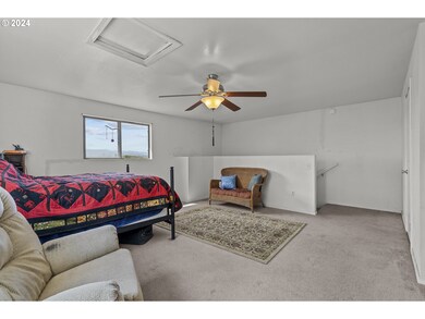 842 NE Center St, Sheridan, OR 97378 - photo 6