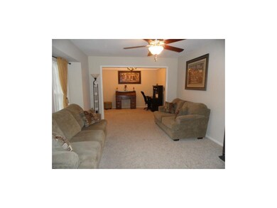 FORMAL LIVING/DINING