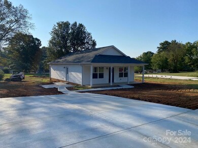 1021 Adams St, Statesville, NC 28677 - photo 2