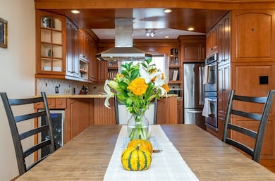 905 Sherwood Forest Ln, Saugus, MA 01906 - photo 6